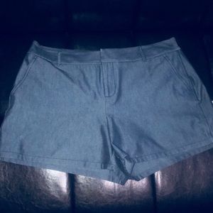 NWOT Elle Dark Indigo Chambray Shorts with pockets